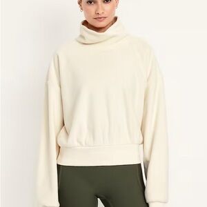 Women's Cream Mockneck Sweatshirt